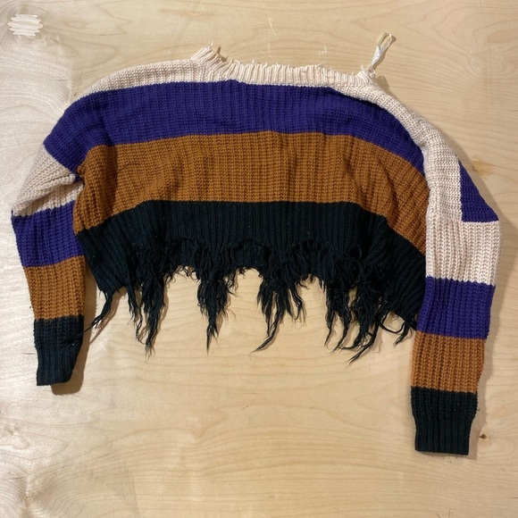 Love J Cropped Sweater Small (FP) - Picture 11 of 13